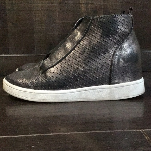 Once worn shoes but in great condition! - Picture 4 of 4